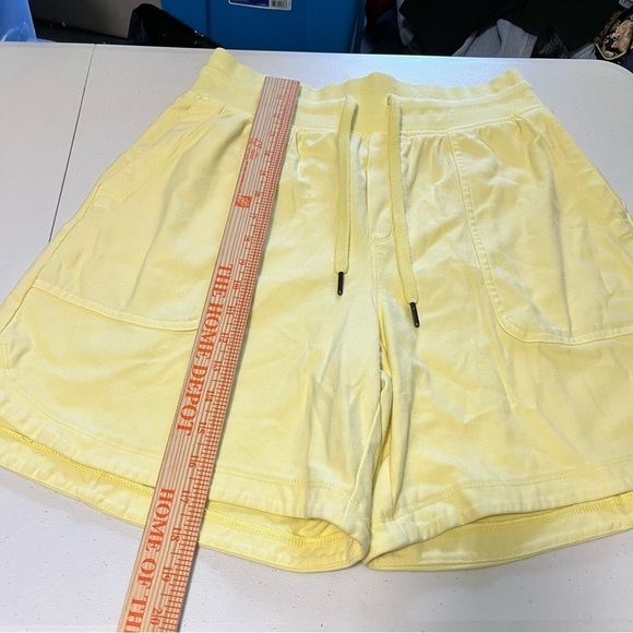 Athleta Farallon Midi Shorts Yellow Cotton Blend Small A2 - Picture 4 of 9